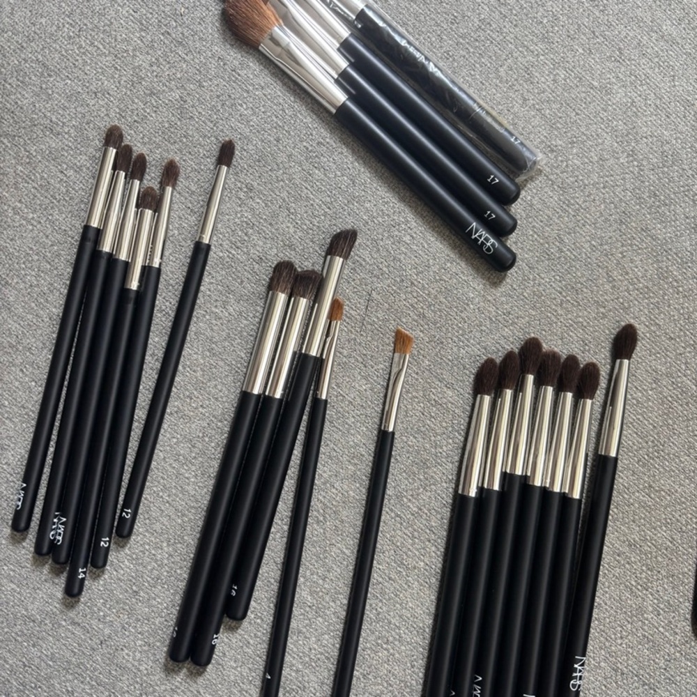NARS 22pc Brush Set – Vintage Squirrel Hair, Rare Early 2000s Backstock japan - Picture 2 of 12